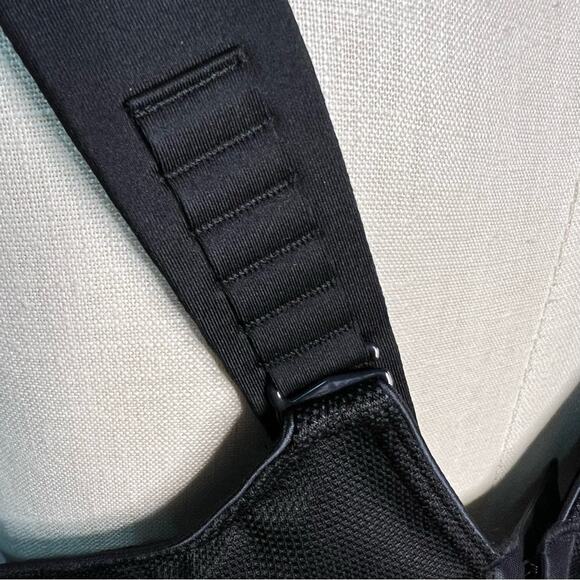 Livi Active Sport Bra 46C Molded UW Adjustable Wicking Gray Max Support NEW - Picture 4 of 10